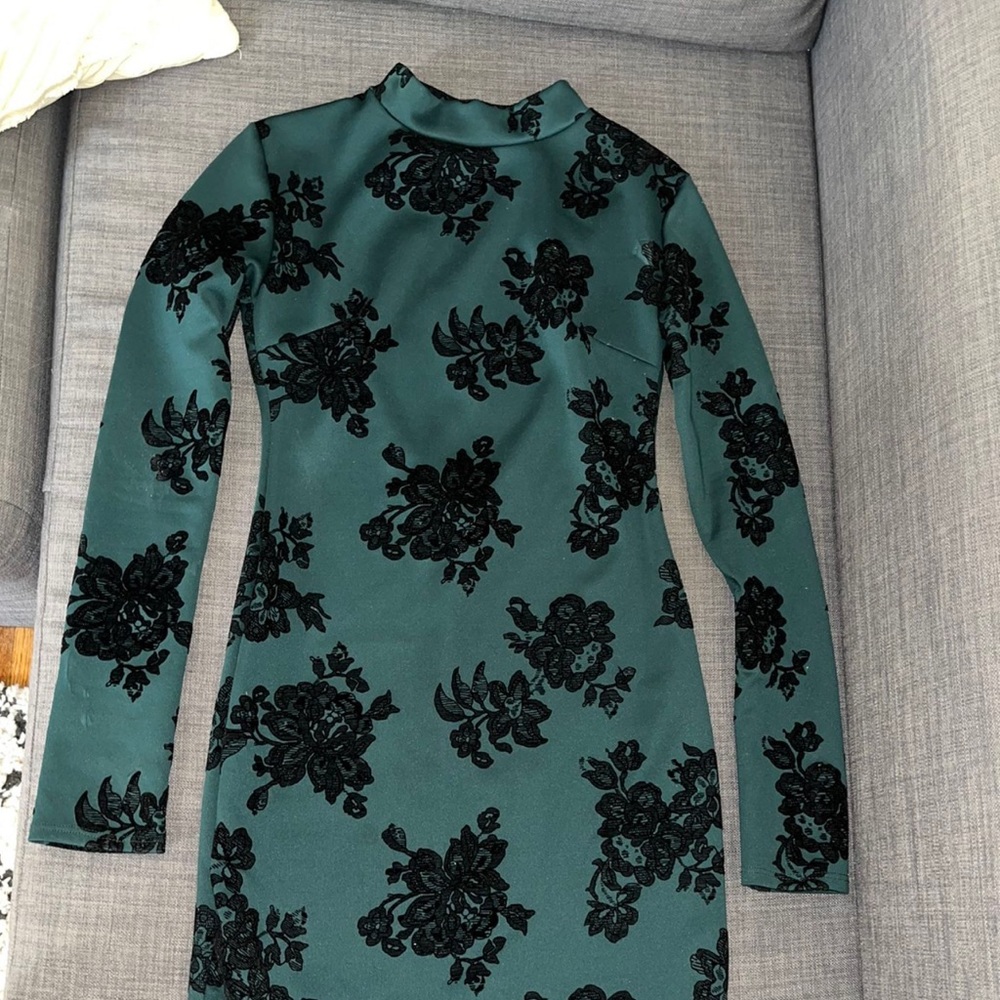 💛 bundle for $6- Long sleeve dress